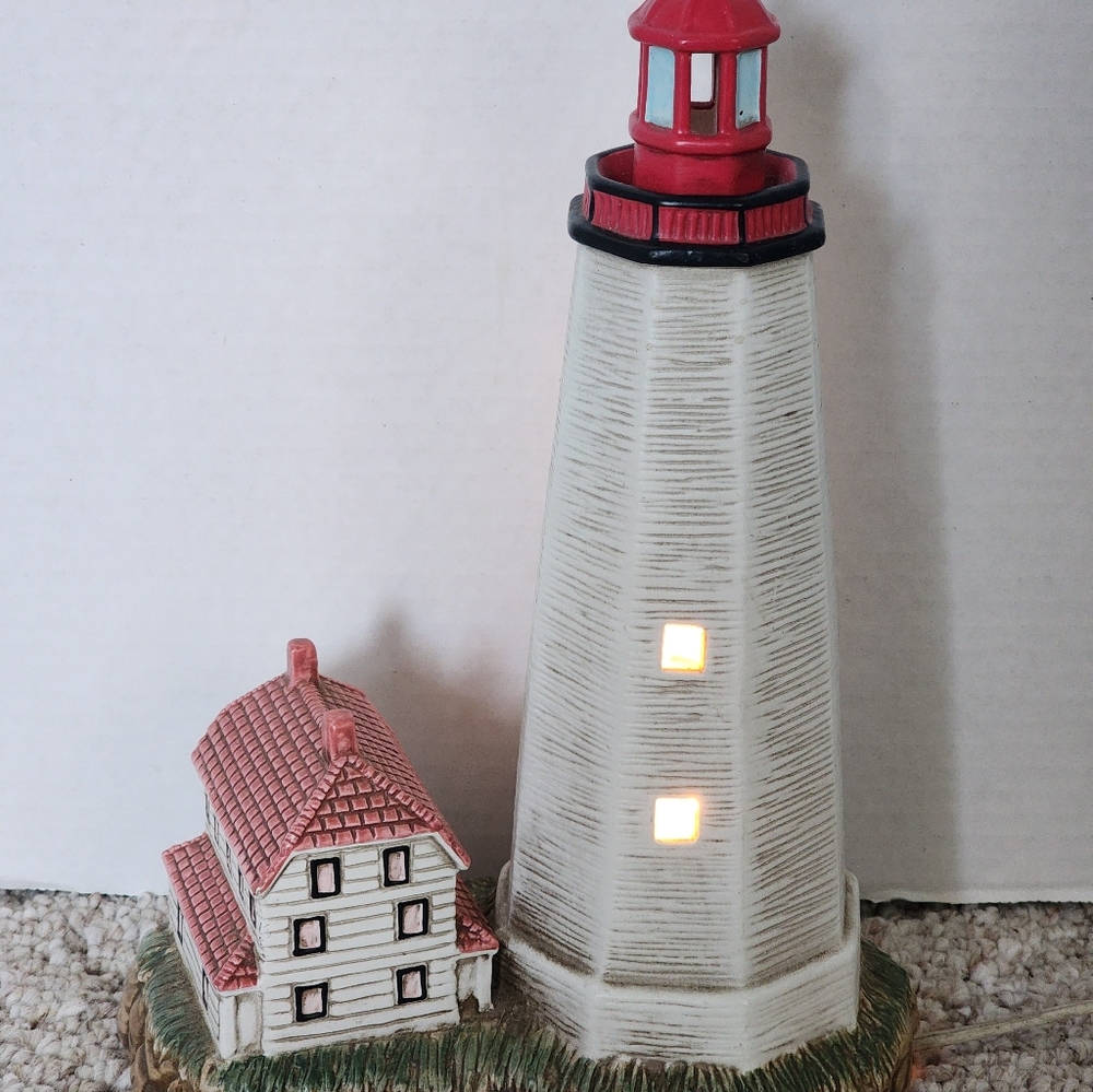 Lighthouse Accent Lamp with Red and White Design - Picture 4 of 8